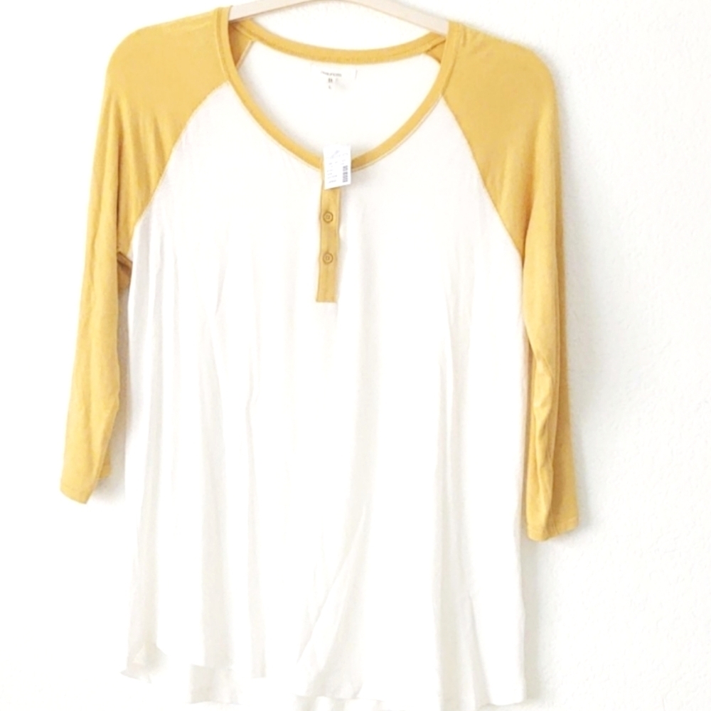 Maurices Long Sleeve Top in White Y…